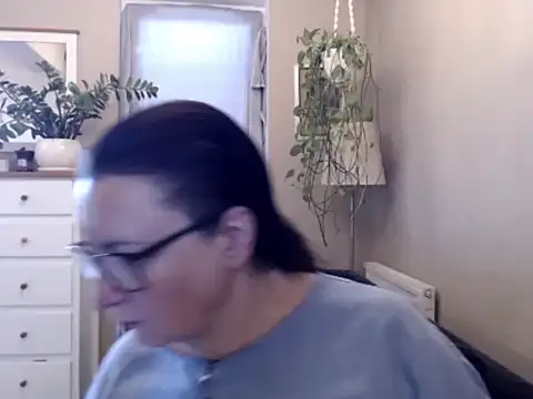 Snapshot of MaryHoney5 chatting on September 24, 2025, 12:11 pm MaryHoney5 online show from September 24, 2025, 12:11 pm