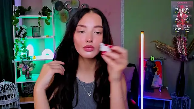 miki-niki online show from October 8, 2025, 8:38 am