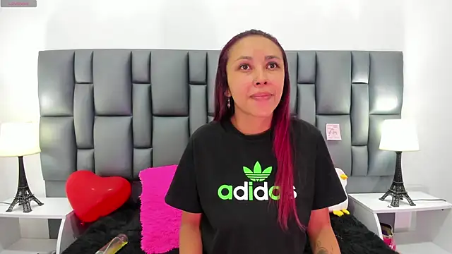 valeriasweet  online show from September 21, 2025, 1:38 pm