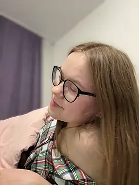  CherryBloom  online show from September 30, 2025, 8:26 pm