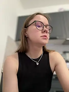 Snapshot of _CherryBloom_ chatting on March 11, 2026, 1:05 pm CherryBloom online show from March 11, 2026, 1:05 pm