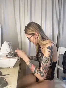 RosieBlossom online show from October 29, 2025, 4:06 pm