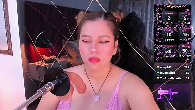 abby blond  online show from December 21, 2025, 12:18 pm