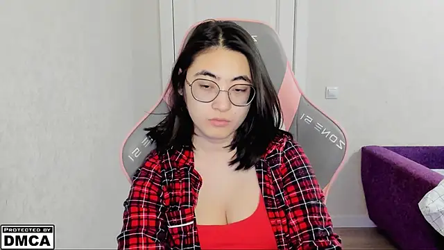 MeilideQian1 online show from September 23, 2025, 6:09 am