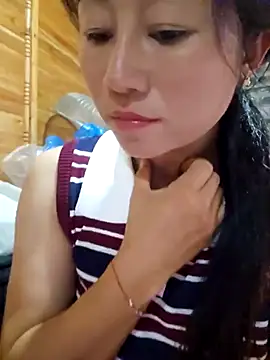 babychill09 online show from September 9, 2025, 3:38 am