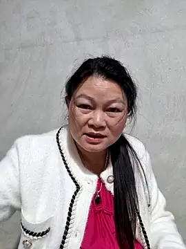 yoowwmr online show from November 23, 2025, 12:59 pm