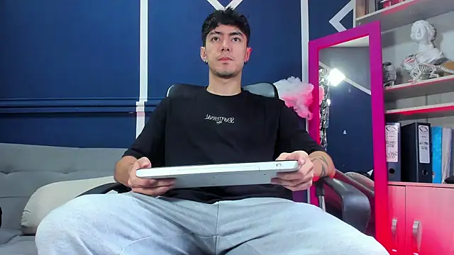 Snapshot of etham_wolf_ chatting on November 28, 2025, 12:38 pm etham wolf online show from November 28, 2025, 12:38 pm