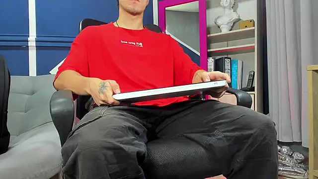 Snapshot of etham_wolf_ chatting on November 29, 2025, 11:21 am etham wolf online show from November 29, 2025, 11:21 am