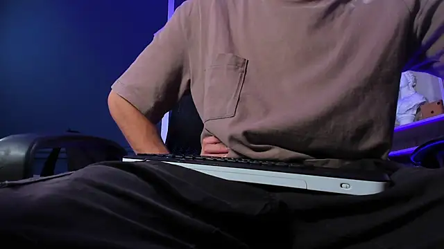 Snapshot of etham_wolf_ chatting on September 10, 2025, 3:44 pm etham wolf online show from September 10, 2025, 3:44 pm