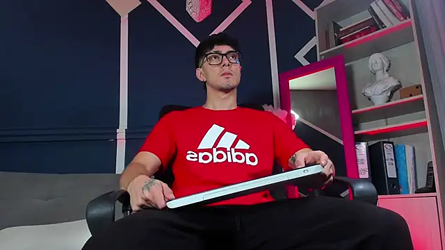 Snapshot of etham_wolf_ chatting on December 17, 2025, 1:16 pm etham wolf online show from December 17, 2025, 1:16 pm