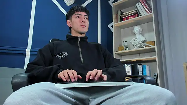 Snapshot of etham_wolf_ chatting on November 10, 2025, 11:26 am etham wolf online show from November 10, 2025, 11:26 am