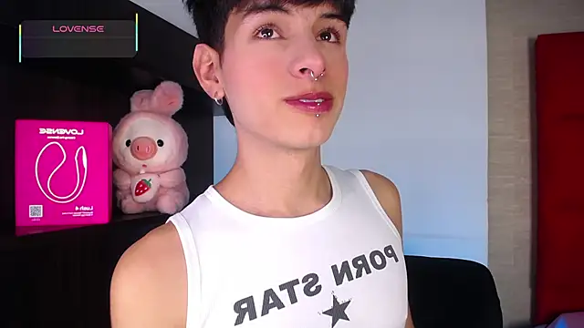 Ezra Storm online show from December 19, 2025, 5:21 am