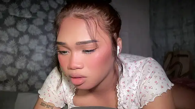 Exotic alyssa69 online show from May 24, 2026, 6:41 pm