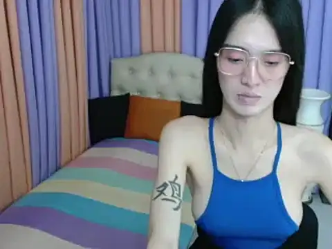 XxTsUncutAskaxX online show from December 2, 2025, 5:25 pm