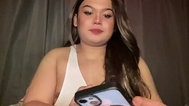 Snapshot of RedHead_Thalia chatting on March 10, 2026, 1:20 am RedHead Thalia online show from March 10, 2026, 1:20 am