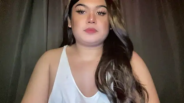 Snapshot of RedHead_Thalia chatting on February 16, 2026, 10:40 pm RedHead Thalia online show from February 16, 2026, 10:40 pm