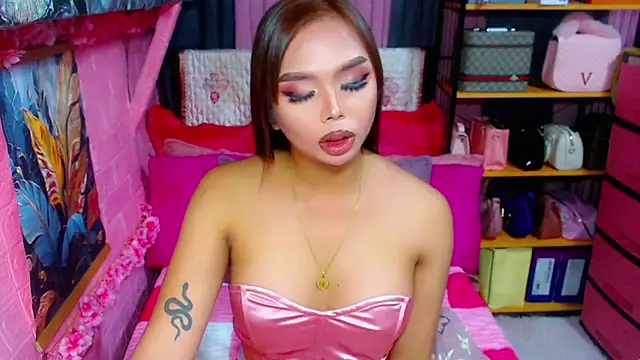 MoniqueCeleste online show from October 4, 2025, 5:25 pm