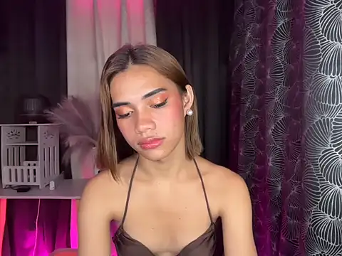 Lovelynikki03 online show from October 23, 2025, 6:06 pm