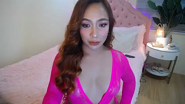 ur seductivelaura online show from October 14, 2025, 3:23 pm