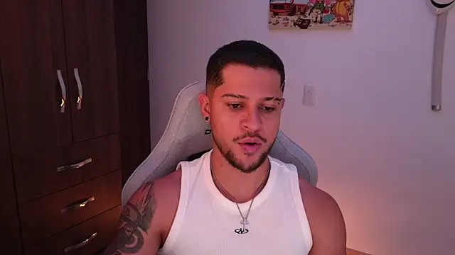 Snapshot of domsantiago_ chatting on February 13, 2026, 3:06 am domsantiago online show from February 13, 2026, 3:06 am