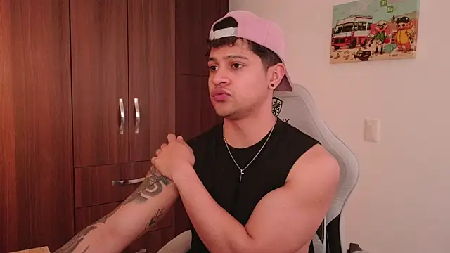 domsantiago  online show from September 18, 2025, 9:51 pm