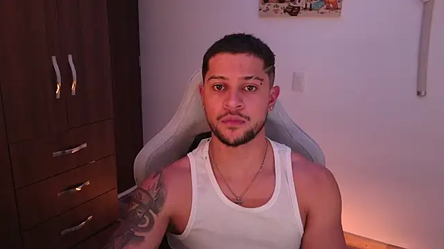 Snapshot of domsantiago_ chatting on February 16, 2026, 3:05 am domsantiago online show from February 16, 2026, 3:05 am