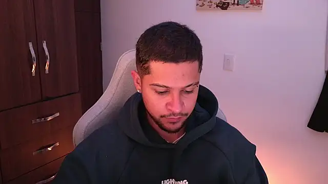 Snapshot of domsantiago_ chatting on February 17, 2026, 3:26 am domsantiago online show from February 17, 2026, 3:26 am