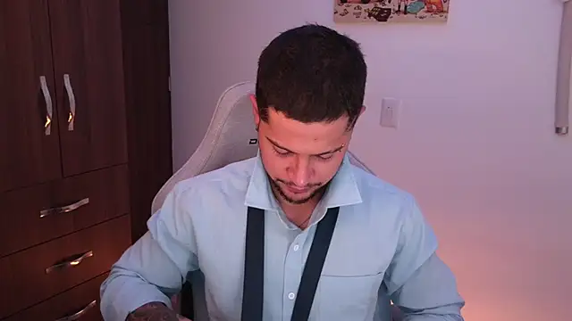 Snapshot of domsantiago_ chatting on February 19, 2026, 3:25 am domsantiago online show from February 19, 2026, 3:25 am