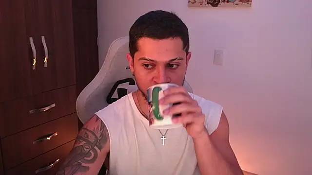 Snapshot of domsantiago_ chatting on February 27, 2026, 3:29 am domsantiago online show from February 27, 2026, 3:29 am