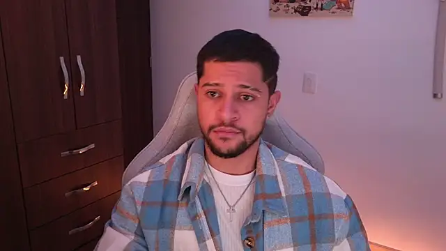 Snapshot of domsantiago_ chatting on March 9, 2026, 3:32 am domsantiago online show from March 9, 2026, 3:32 am