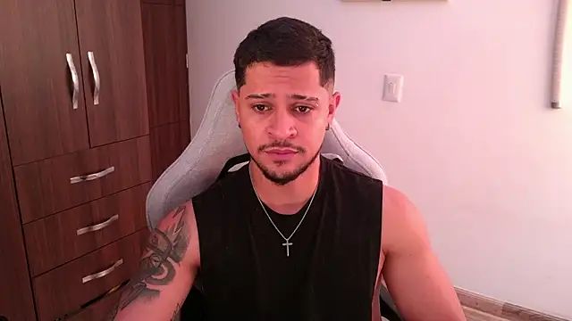 Snapshot of domsantiago_ chatting on March 10, 2026, 6:01 pm domsantiago online show from March 10, 2026, 6:01 pm