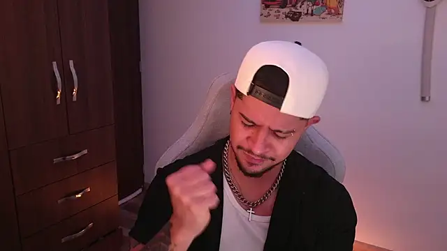 Snapshot of domsantiago_ chatting on March 13, 2026, 2:27 am domsantiago online show from March 13, 2026, 2:27 am