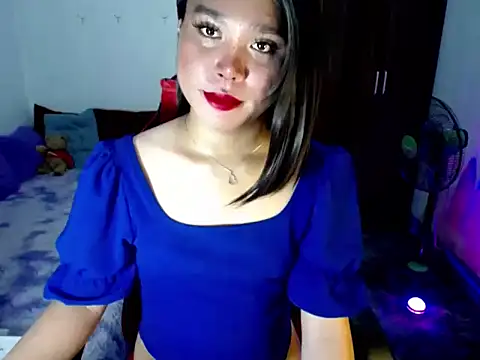 Urassiansweetcummer online show from April 22, 2026, 4:08 am