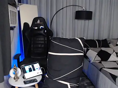 alexsuckable01 online show from July 17, 2026, 10:40 pm