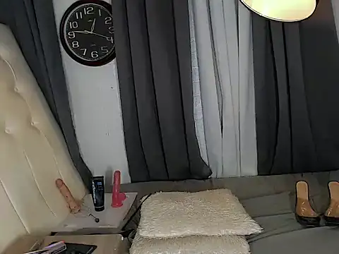 Foxxy Barbie online show from May 6, 2026, 6:06 am