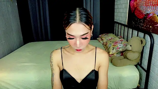 TRANSGODDESSA online show from October 6, 2025, 8:09 pm