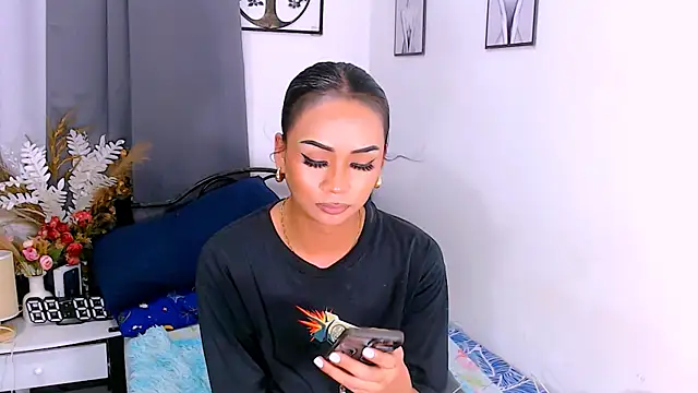 Zialustts online show from December 13, 2025, 8:04 pm