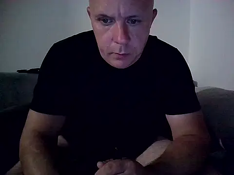 Snapshot of DaDDyLoVeSu83 chatting on June 7, 2026, 7:30 pm DaDDyLoVeSu83 online show from June 7, 2026, 7:30 pm