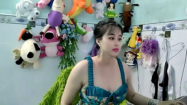 emgaixinhngoan online show from October 28, 2025, 6:23 am