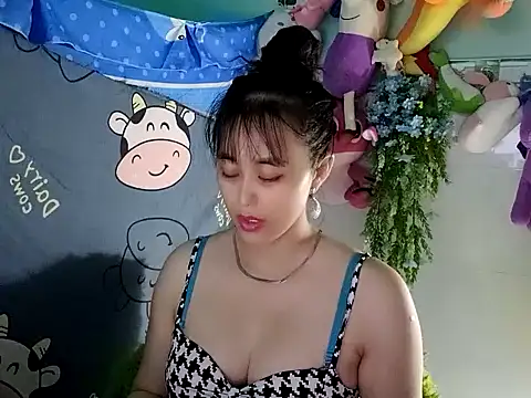 emgaixinhngoan online show from November 16, 2025, 4:12 pm