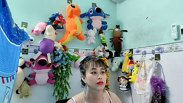 emgaixinhngoan online show from November 26, 2025, 3:28 am