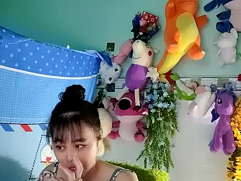 emgaixinhngoan online show from November 2, 2025, 4:23 pm