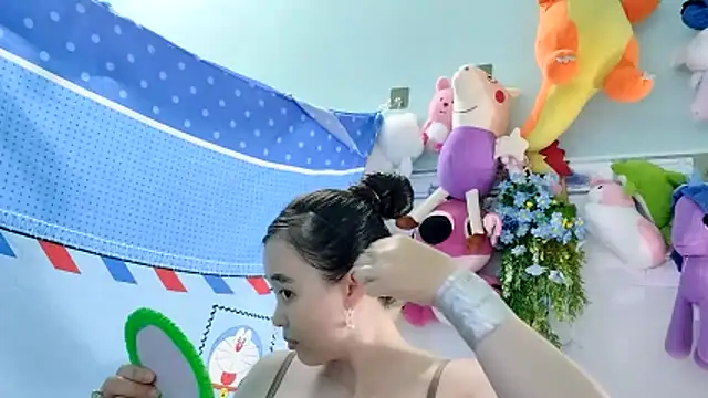 emgaixinhngoan online show from October 15, 2025, 4:04 pm