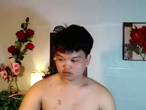 Snapshot of Reynelcock chatting on July 13, 2026, 4:34 am Reynelcock online show from July 13, 2026, 4:34 am
