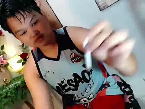 Snapshot of Reynelcock chatting on July 23, 2026, 5:27 am Reynelcock online show from July 23, 2026, 5:27 am
