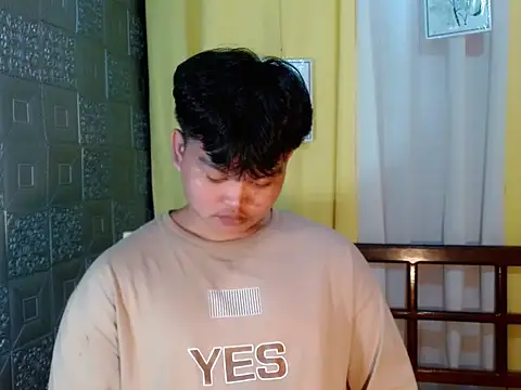 Reynelcock online show from November 10, 2025, 9:58 am