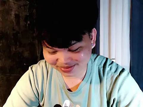 Reynelcock online show from October 16, 2025, 4:48 pm