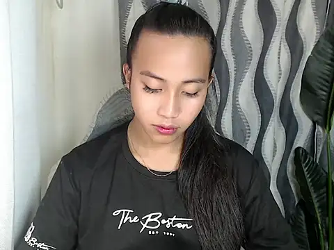 sweetiie caren online show from June 25, 2026, 6:07 am