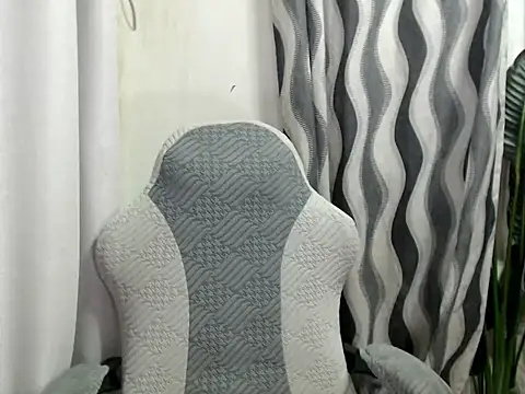 sweetiie caren online show from July 31, 2026, 12:04 pm