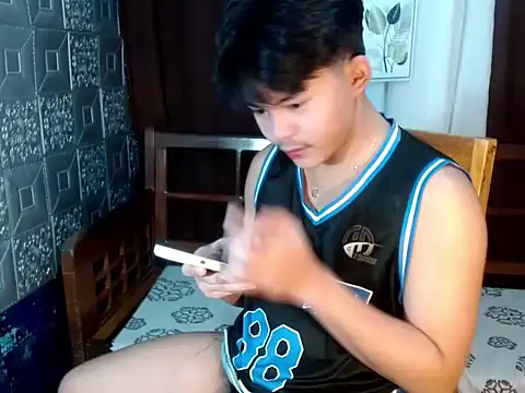 urguy toshi online show from September 9, 2025, 2:26 pm